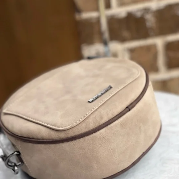 Montana West Floral Embroidered Collection Crossbody Circle Bag NWT - Picture 6 of 6